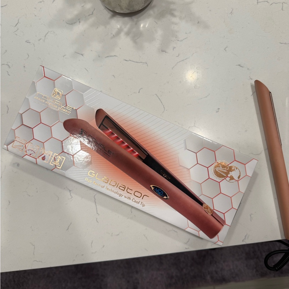 Gladiator Hair Straightener in Rose Gold